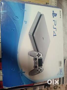 SONY PS4 AND GRAND EDITION GTA V CASSETTE