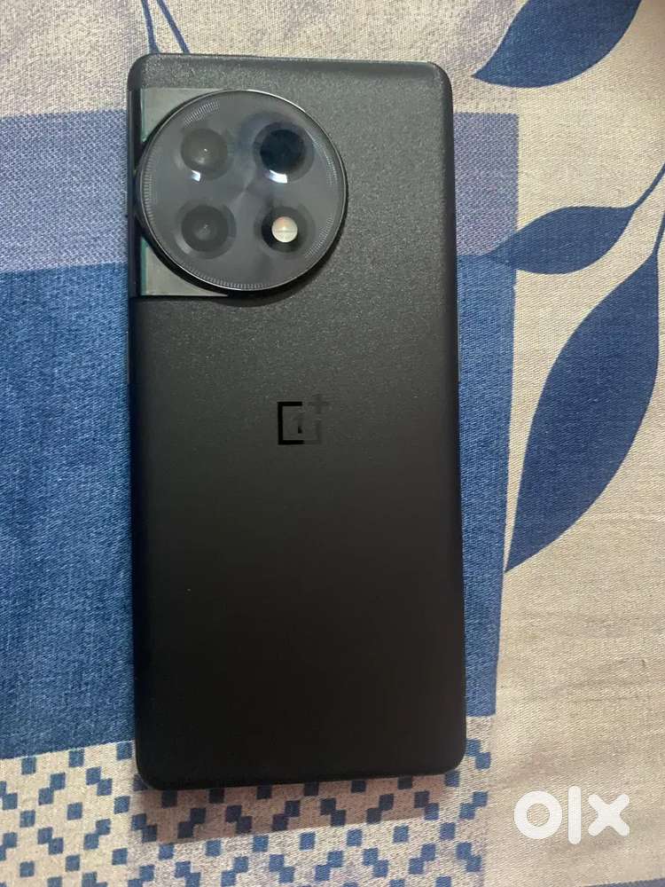 One plus 11R (Black 8/128)
