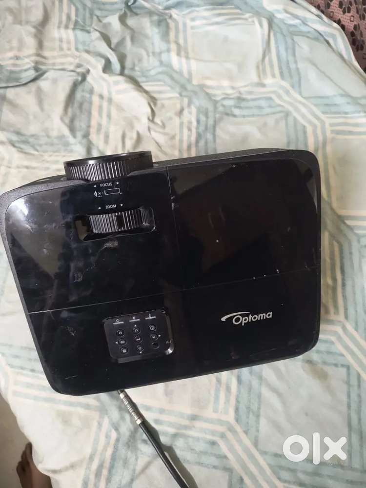 Projector 1080p no scratches no dents