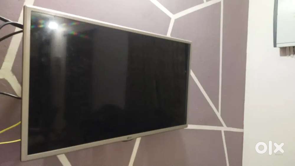 LG.  32LF581B-TF  smart tv for sale at the most affordable price