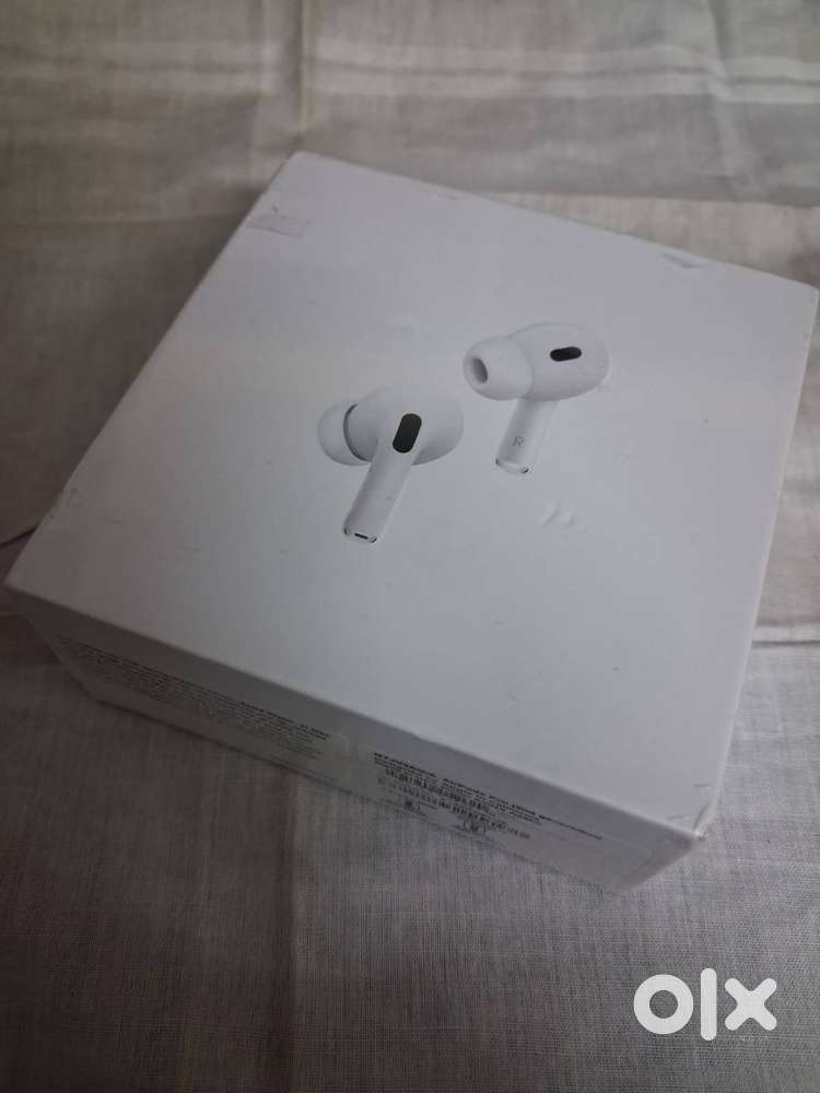 AirPods Pro (2nd generation) with MagSafe Charging Case (USB-C)