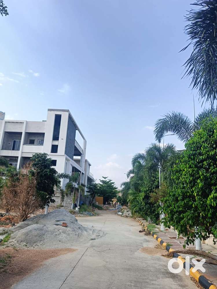 167 EAST facing plot for sale in HMDA final LP approved near 100' road