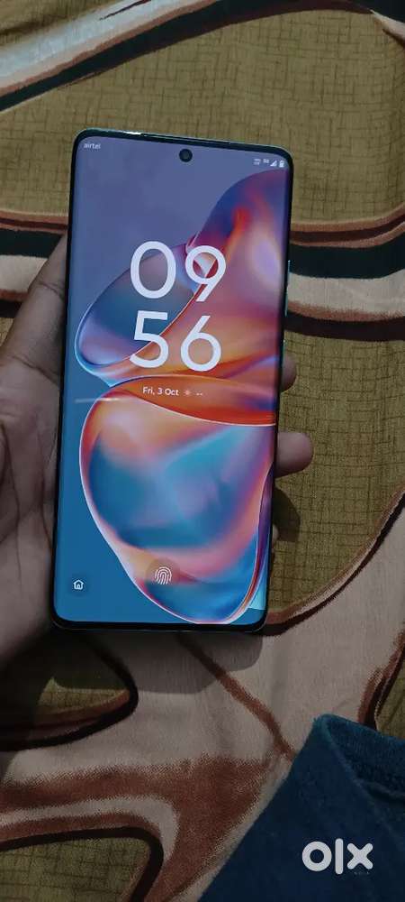 Moto edge 50 pro 12   256 gb all accessories available