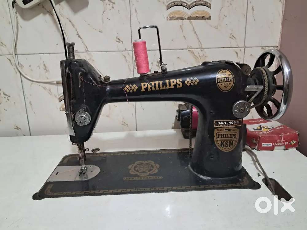 Full shuttle Philips Sewing Machine with Stand