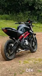 Benelli 300i