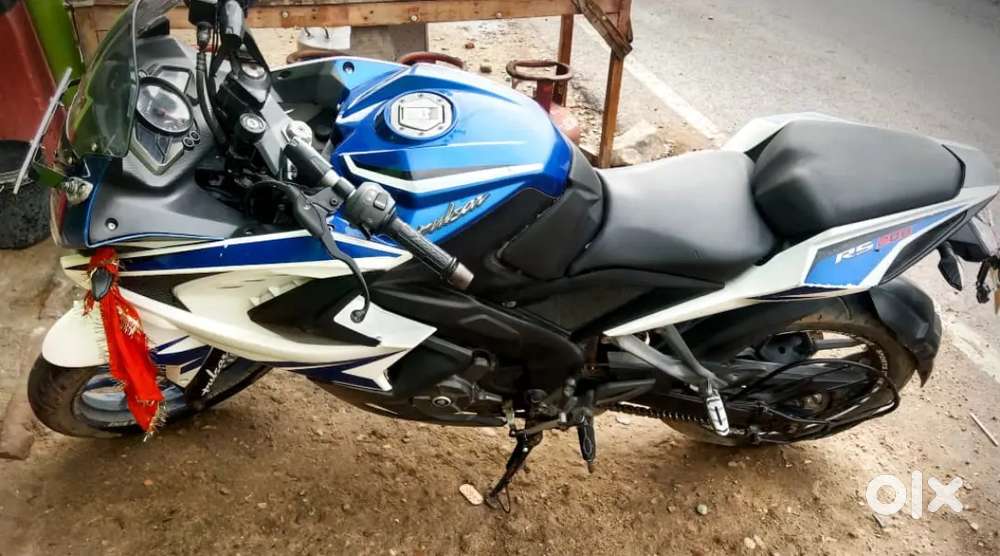 Pulsar RS 200 Riding Blue Edition