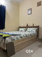 Furnished flat Bachelors