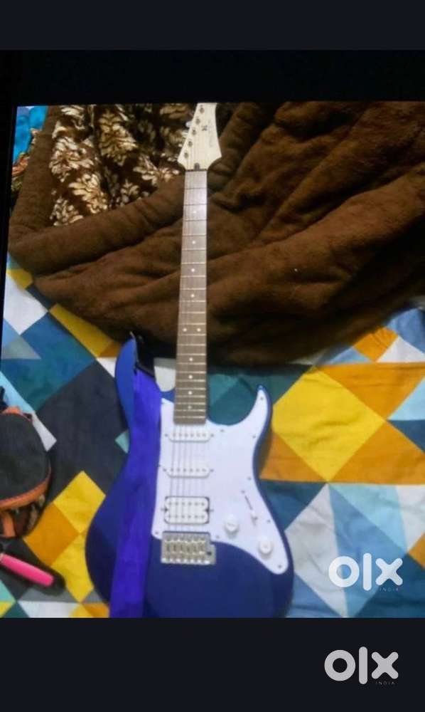 Yamaha 012 pacifica Guitar & Zoom G1 Four peocessor