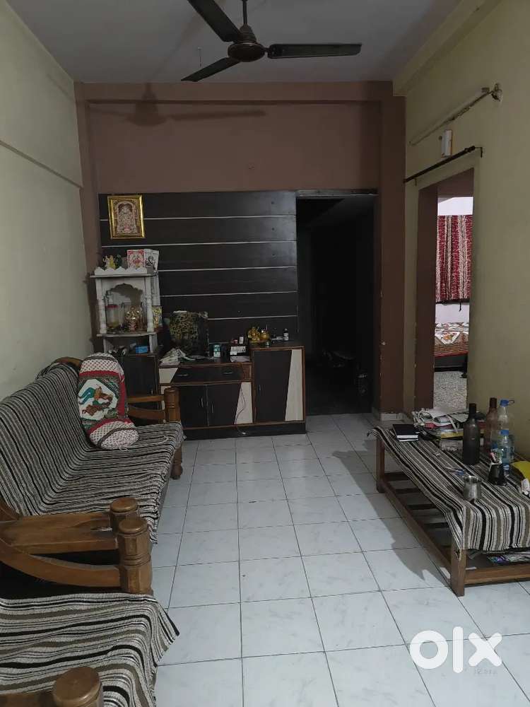SPACIOUS SEMI FURNISHED FLAT ON SHARING BASIS