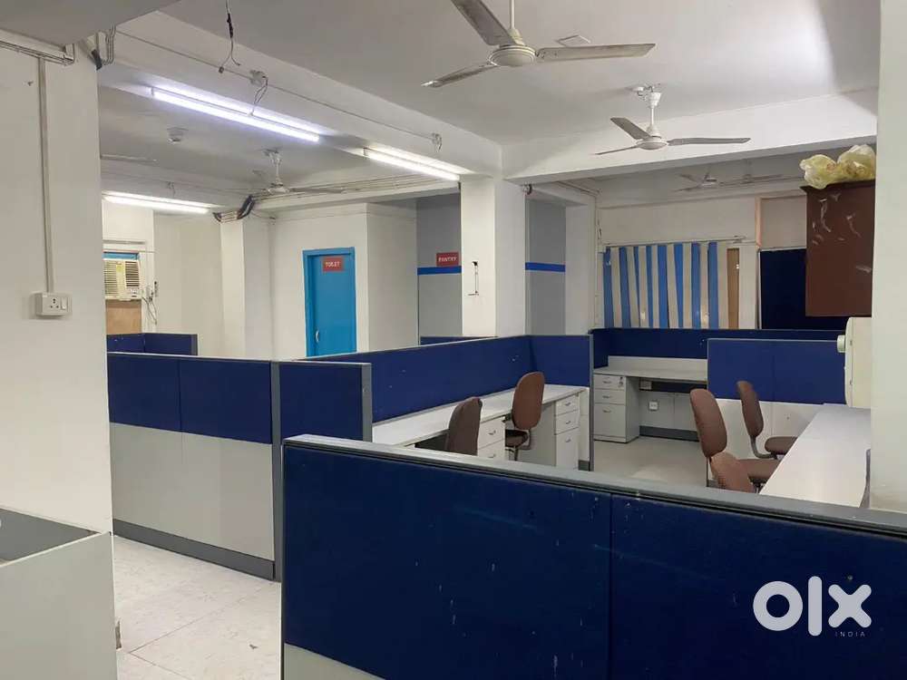 2200 SqfT Office AreA AvailablE FoR Office Rent Dak BungaloW Chauraha.