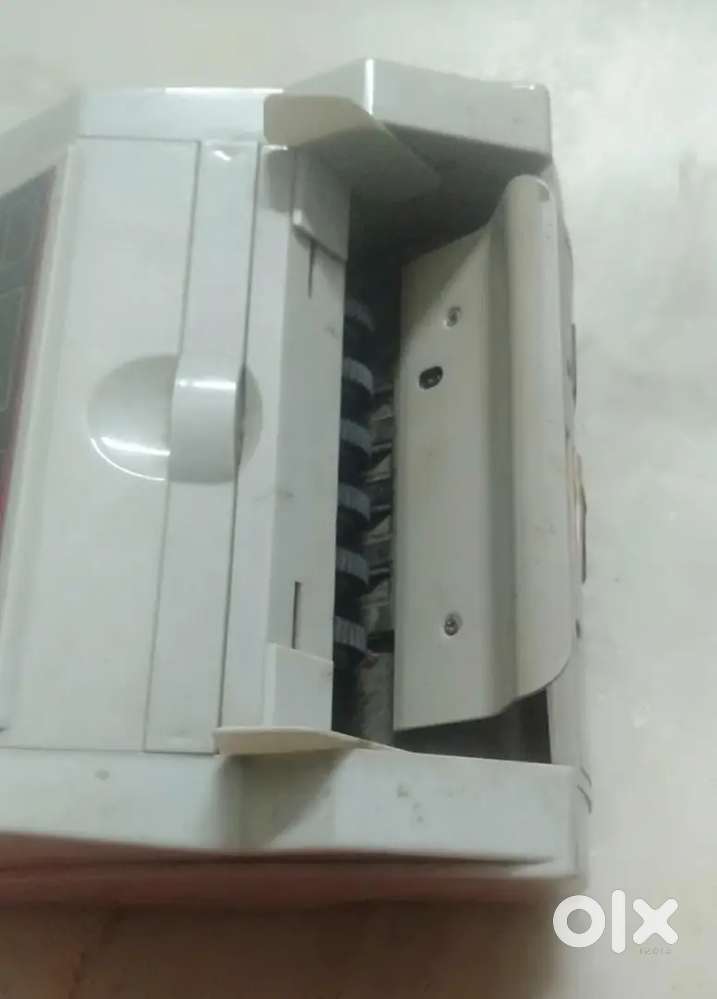 Cash counting machine