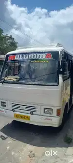 Mahindra tourister 2006