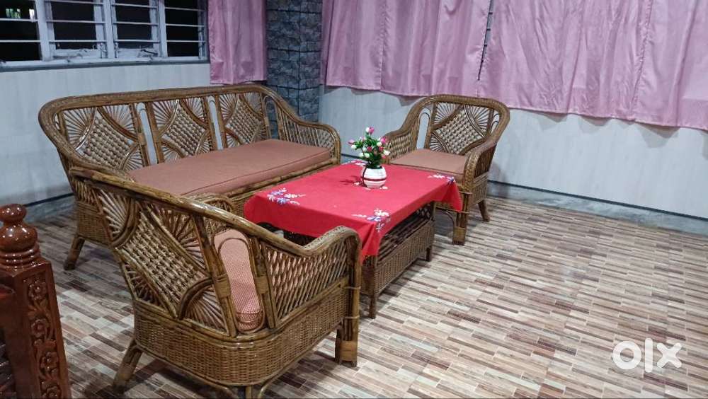 Urgent Sofa set with tea table on sell only on 8000..