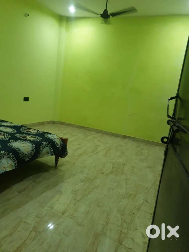 WiFi, Ro water, cooler, bed, almirah