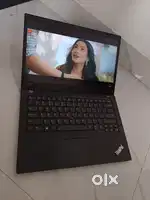 Touchscreen Full HD silim i5 8th Gen laptop