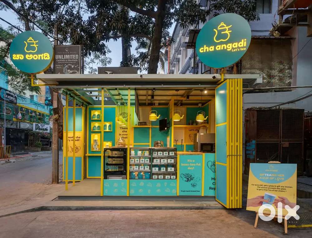 Counter staff and helper