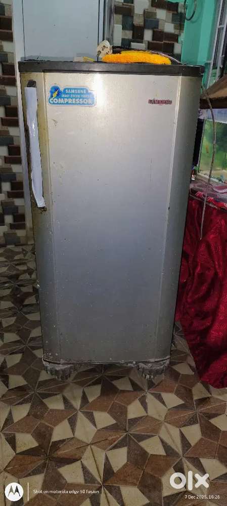 Sumsung single door fridge