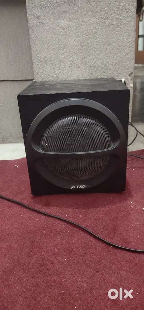 Home Theatre With Philips Speakers