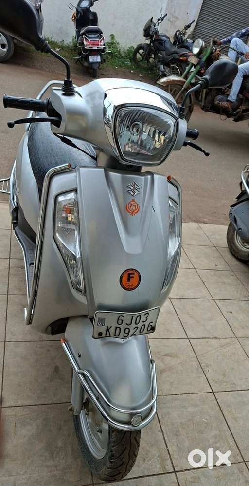 SUZUKI ACCESS 125, BS-4 SHOWROOM CONDITION