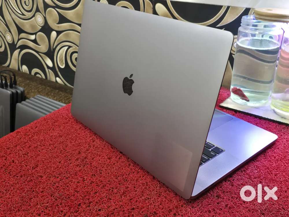 Apple Macbook Pro 2020 i7 16gb 512gb 5.5gb Graphics 16inch Retina