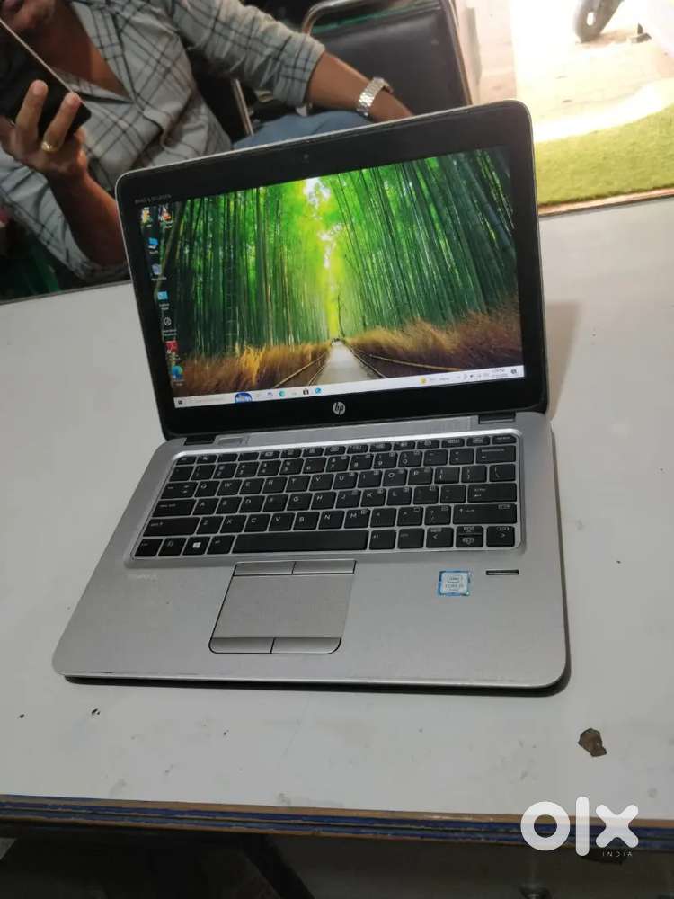 Hp elitebook 820 G3 intel core i5 6th gen 8GB RAM + 500GB HDD + win10