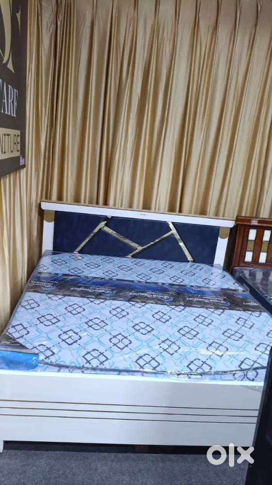 Luxury Wooden Bed - Heavy Duty & Long Lasting