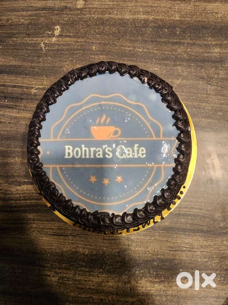 Looking chef knows basic cafe things