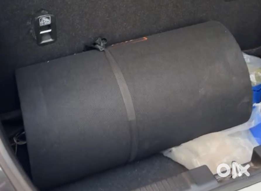 Jbl base tube 1500 watt 12 inch