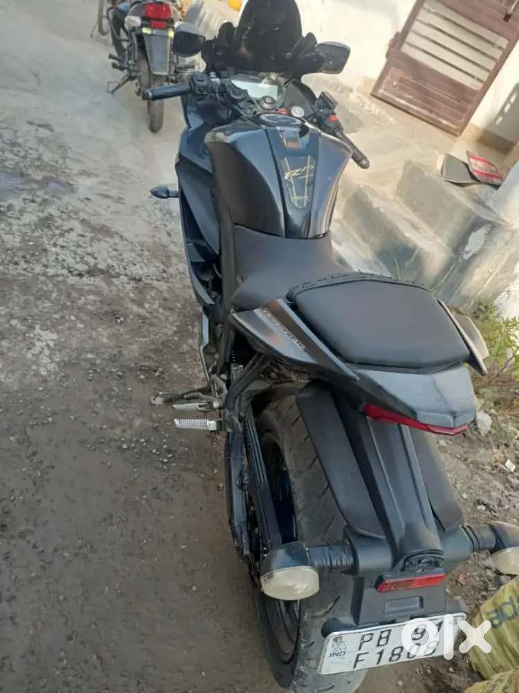R15 V3 BRAND NEW CONDITION