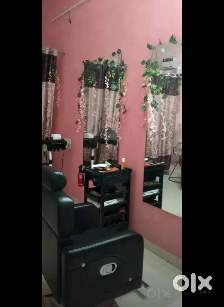 Beauty salon for sale
