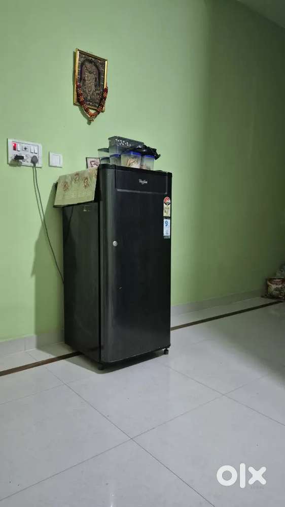 Whirlpool refrigerator 180 L