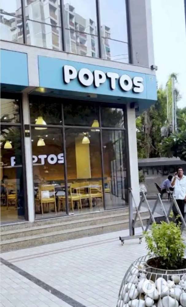 Poptoz for crew member