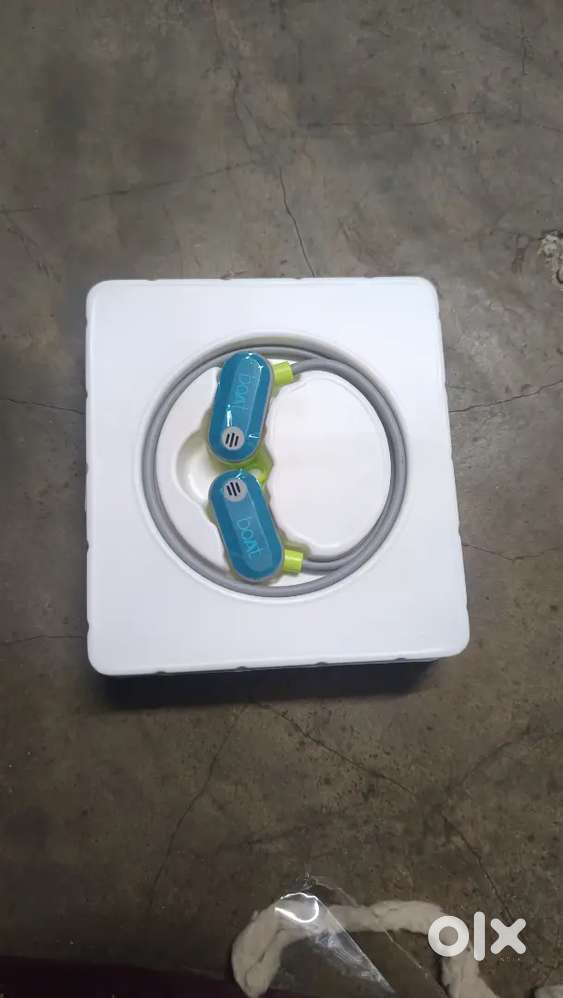 Boat rockers 261 pro earbuds Air conduction