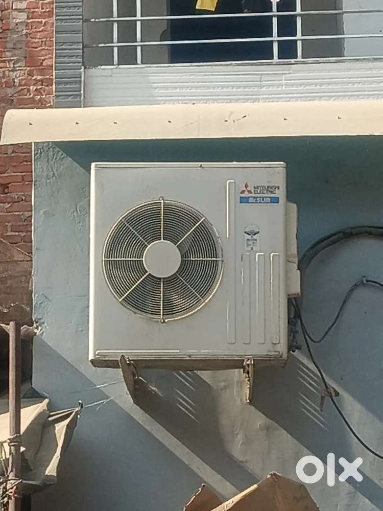 Mitsubishi 2 ton AC good condition near baradevi Chauraha