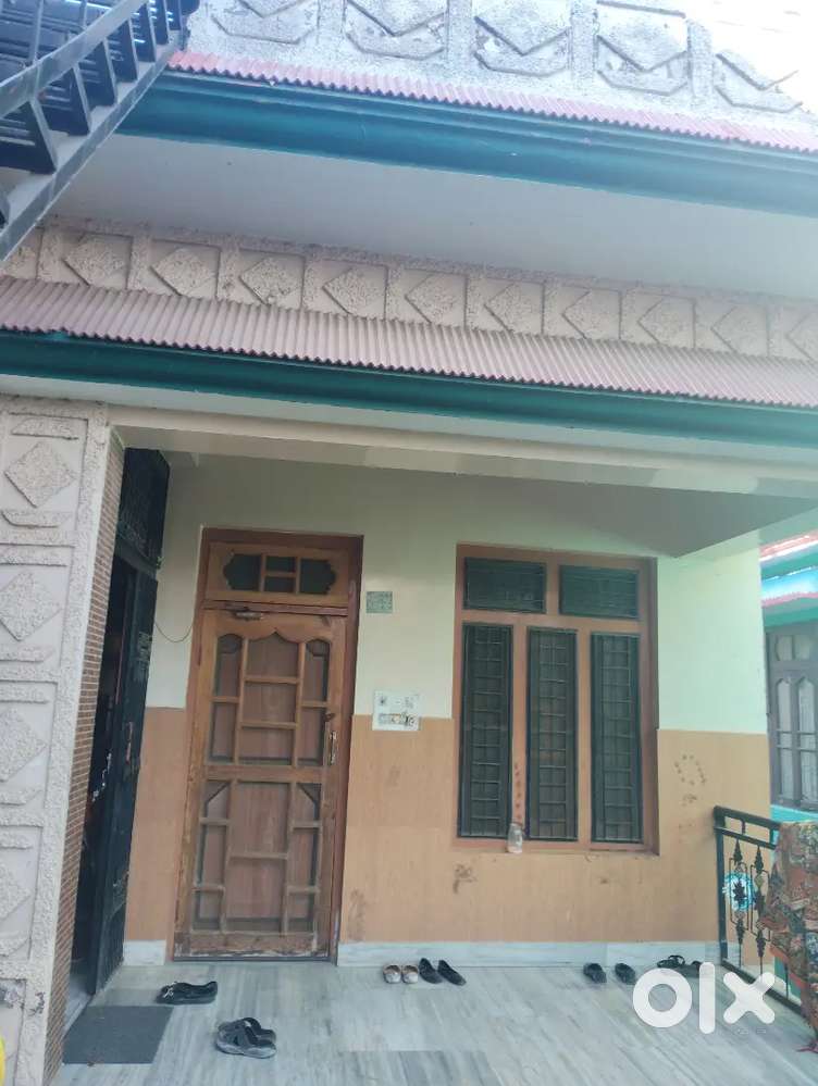 5 mrla house and 2 mrla plot.location =oposite store gali mehta mohala