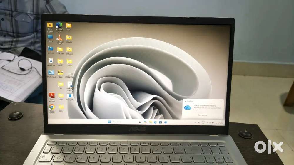 Asus vivobook 15 i3 11 gen, 8gb ram/ 512gb storage laptop 45W charger