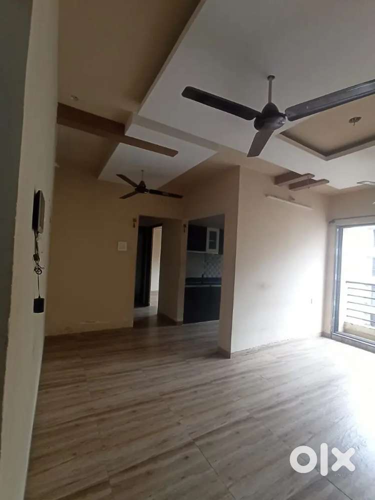 2bhk flat available for heavy deposit