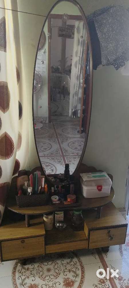 I want to sell my dressing table .it is in good condition