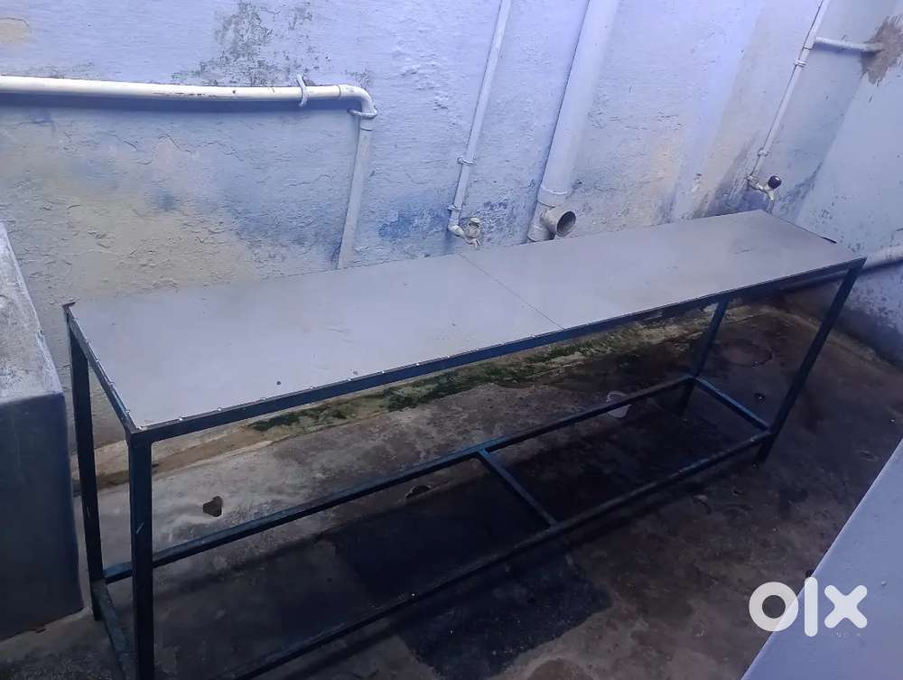 Hotel eating table