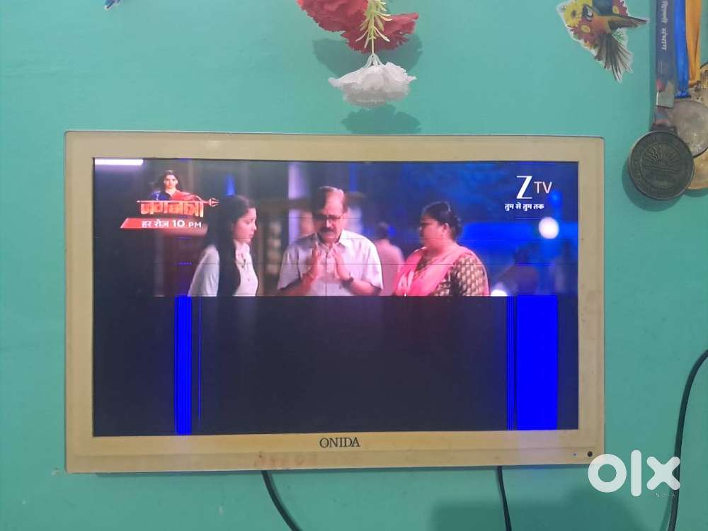 TV Onida 21 inch, Sound is good But Half Display