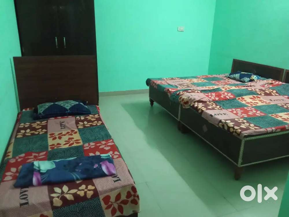 INDEPENDENT FULLY FURNISHED ROOM AVAILABLE FOR COUPLES AND BACHELORS