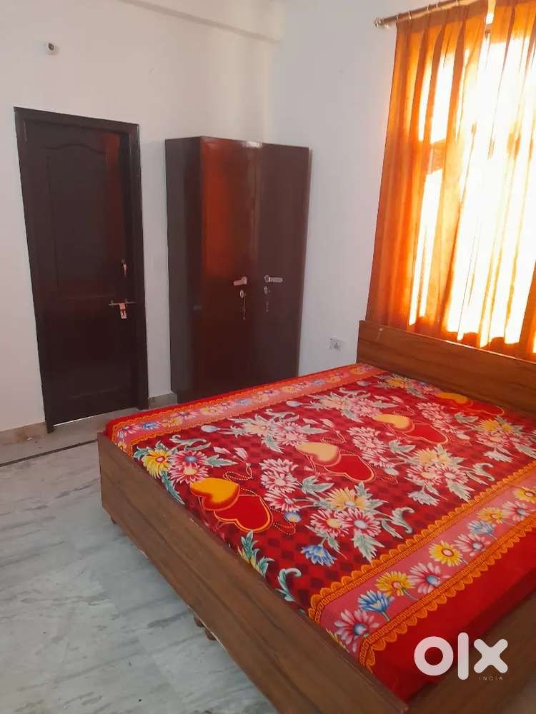 Furnished AC rooms Rs 7000