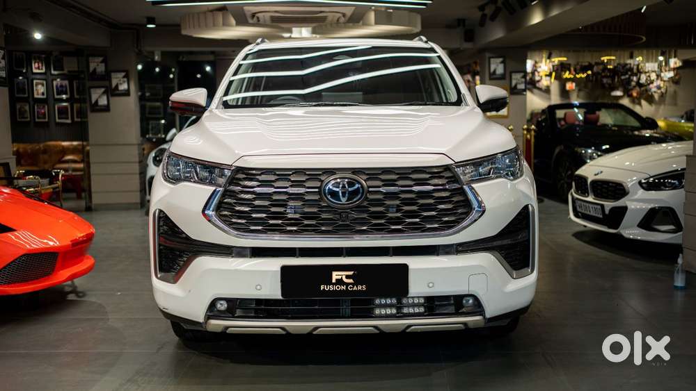 Toyota Innova Hycross 2.0 ZX Hybrid 7 STR, 2023, Petrol