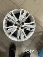 2019 Innova Crysta z 17inch alloys