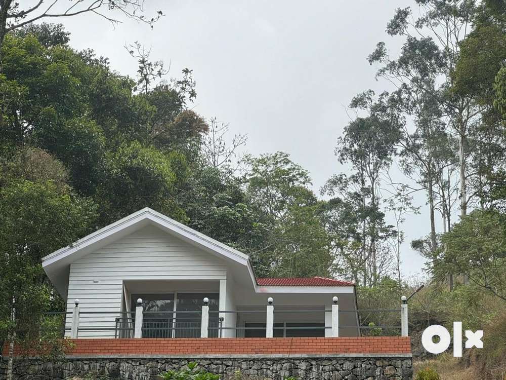 Hill station cottage in peerimed KK road NH183 front , mountain view