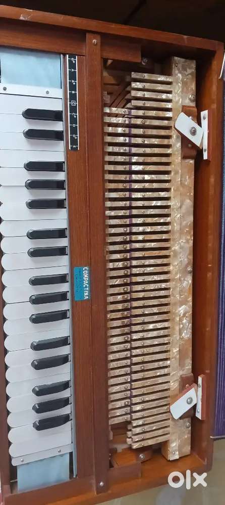 Scale Change Harmonium