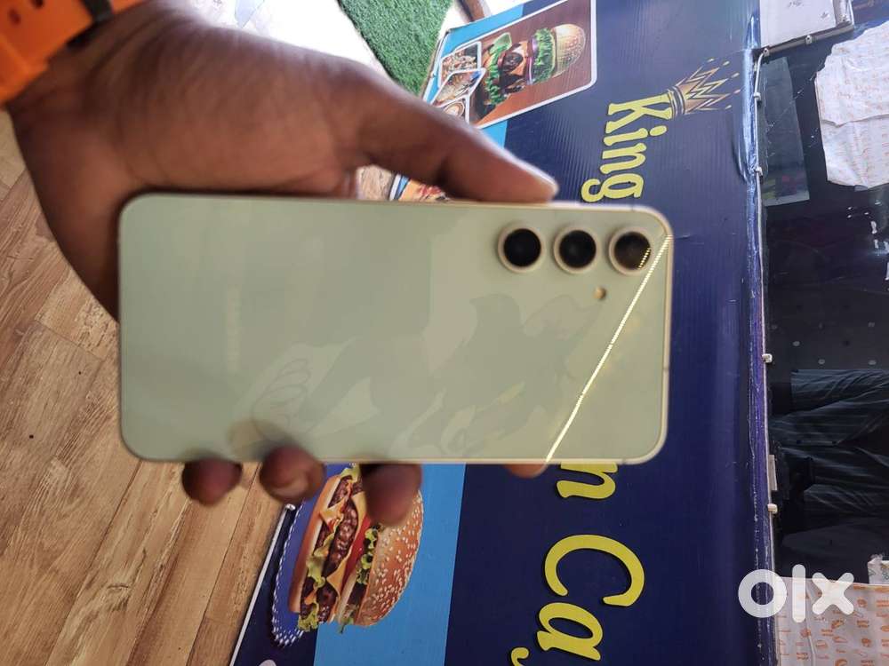 Samsung s23fe 10 month old