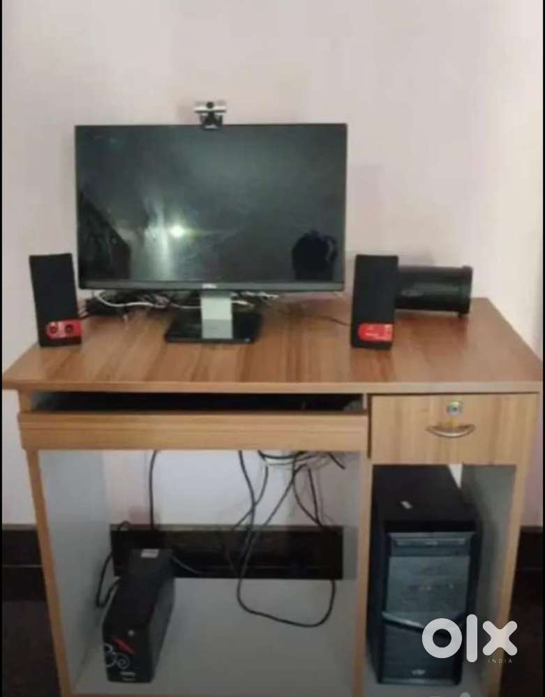 Computer Desktop full system with table