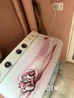 Lloyd semi automatic washing machine