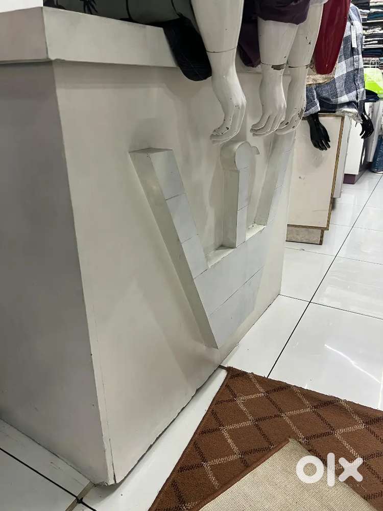 Cash counter for sale